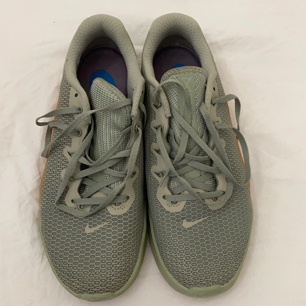 Men’s Nike metcons